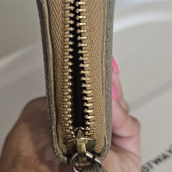 Jimmy Choo gold zippy wallet - Picture 10 of 12